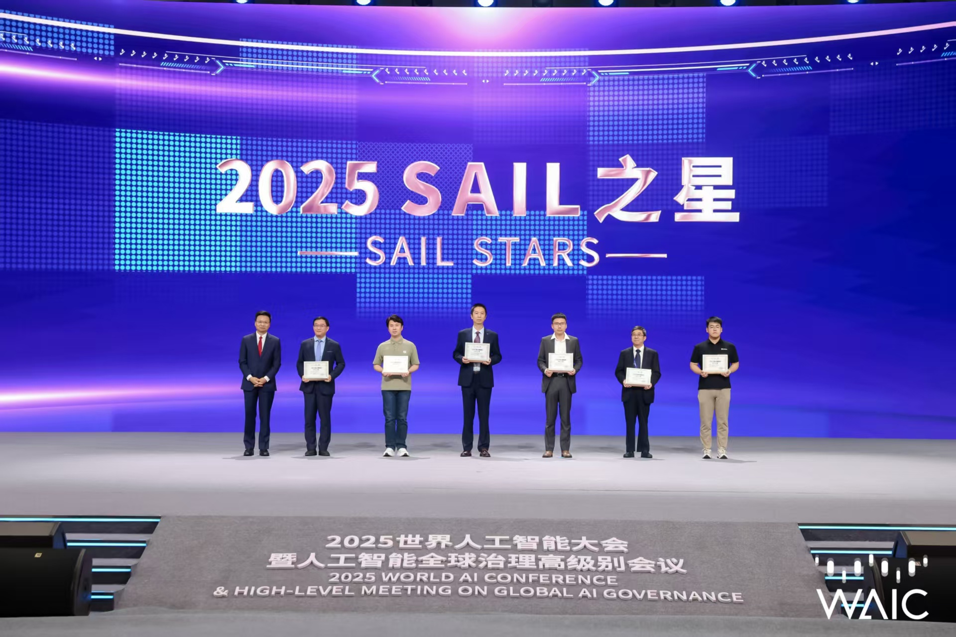 Lewin乐玩官网-海信音响如何用“1/3体积”实现声场突围？